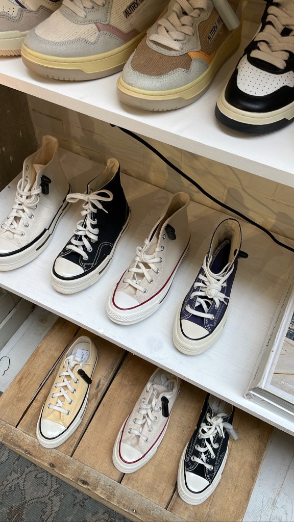 solo trip Paris boutique Merci converse